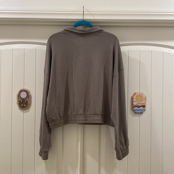 Cut and Paste: Collar Zip up Sweater - Picture 5 of 6